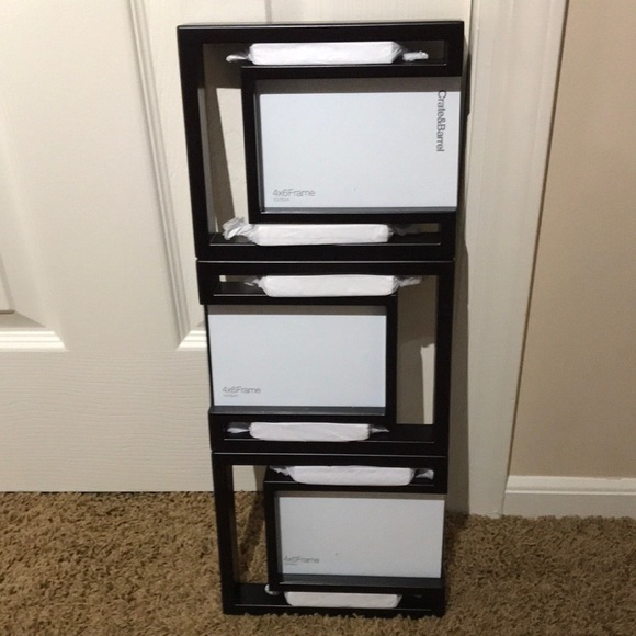 Crate&Barrel Other Curved Wall Frame Holds 3 4x6 Pics Poshmark